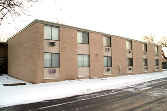 Eagle Pointe Apartments in St. Clair Shores, MI - Building Photo - Building Photo