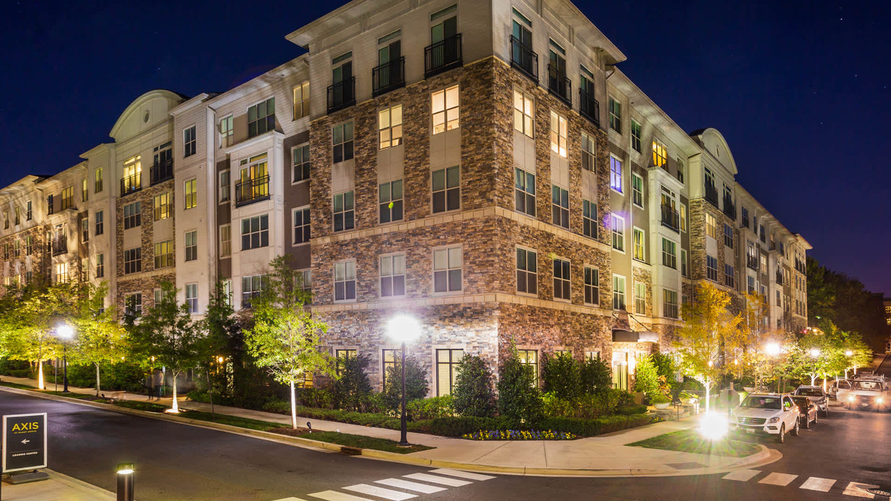 Axis at Shady Grove in Rockville, MD - Foto de edificio
