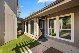 8522 Scenic Green Dr in Houston, TX - Building Photo - Building Photo