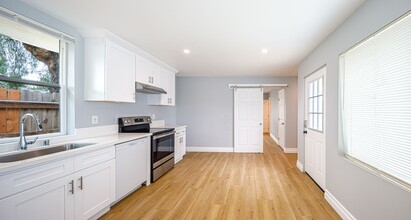 461 N Citrus St in Orange, CA - Foto de edificio - Building Photo