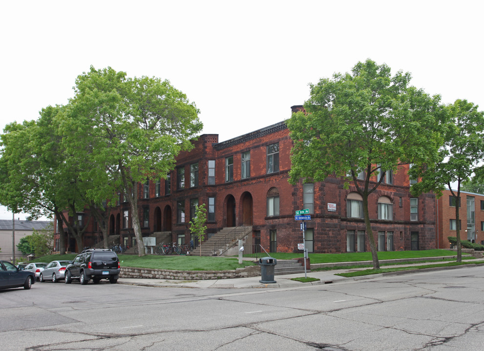 Redmond Apartments in Minneapolis, MN - Foto de edificio