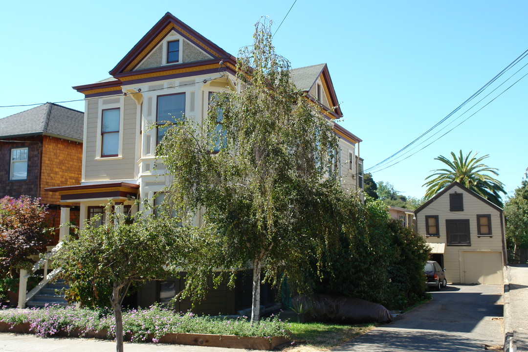 41 Yosemite Ave in Oakland, CA - Foto de edificio