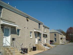 Simpson Apartments and Townhomes in Camden, DE - Foto de edificio - Building Photo