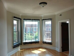 3918 W Van Buren St in Chicago, IL - Building Photo - Building Photo