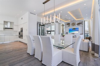 9501 Collins Ave, Unit 1 in Surfside, FL - Foto de edificio - Building Photo