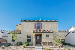 8039 W Agora Ln in Phoenix, AZ - Building Photo