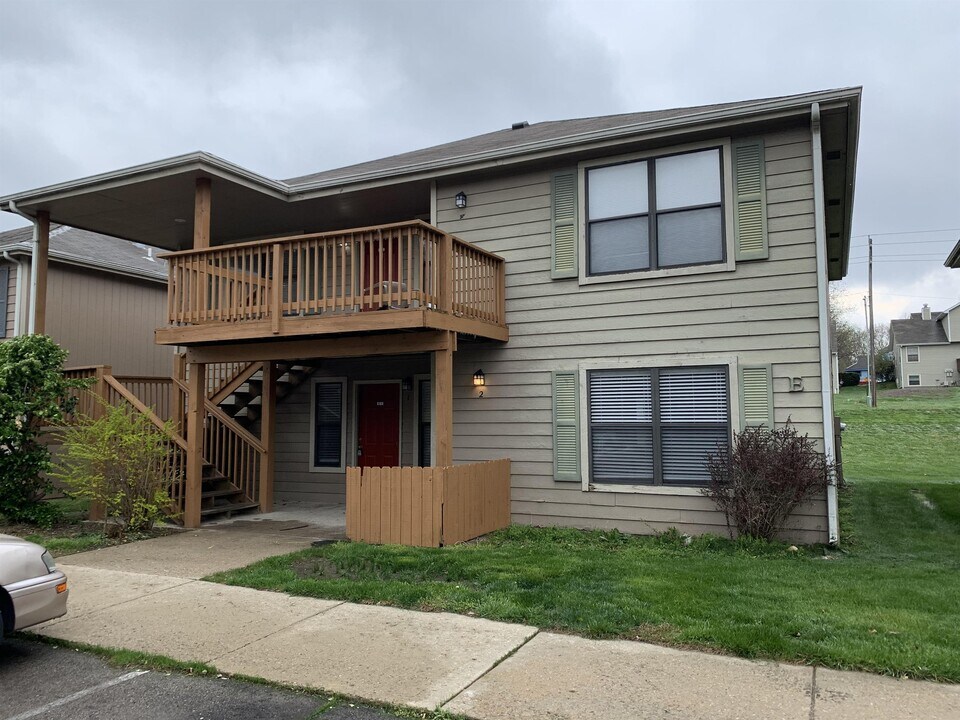 950 Monterey Way-Unit -E2 in Lawrence, KS - Building Photo