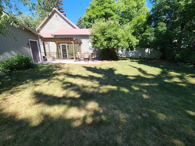 property at 396 8th Avenue East N