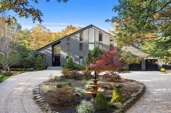 110 Merchants Path in Wainscott, NY - Building Photo - Building Photo