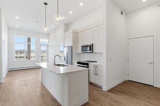 395-1395 Skyview Pkwy NE in Calgary, AB - Building Photo - Building Photo