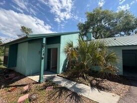 316-318 N Simpson St in Mount Dora, FL - Building Photo