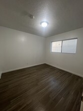 1443 W 81st St, Unit 2 in Los Angeles, CA - Building Photo - Building Photo