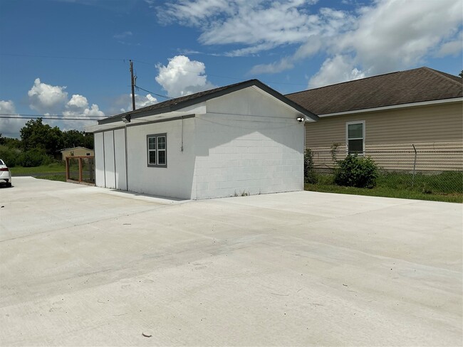 6610 FM1765 in Texas City, TX - Building Photo - Building Photo