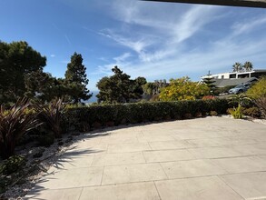 2568 Bonita Way in Laguna Beach, CA - Foto de edificio - Building Photo