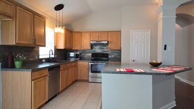 6800 Oak Falls Dr in McKinney, TX - Foto de edificio - Building Photo