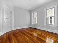 344 Summer St, Unit 2 in Somerville, MA - Foto de edificio - Building Photo