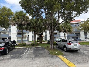 5800 SW 127th Ave in Miami, FL - Building Photo - Building Photo