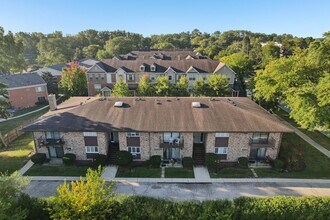 505 N Kenilworth Ave, Unit 4 in Glen Ellyn, IL - Building Photo - Building Photo