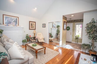 115 Ayers Point Rd in Old Saybrook, CT - Building Photo - Building Photo
