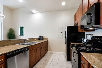925 Common St, Unit ID1266319P in New Orleans, LA - Foto de edificio - Building Photo