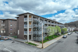 Monacatootha Apartments in Monaca, PA - Foto de edificio - Building Photo