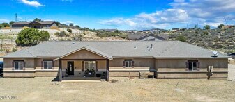 10930 S Banjo Ln in Mayer, AZ - Building Photo
