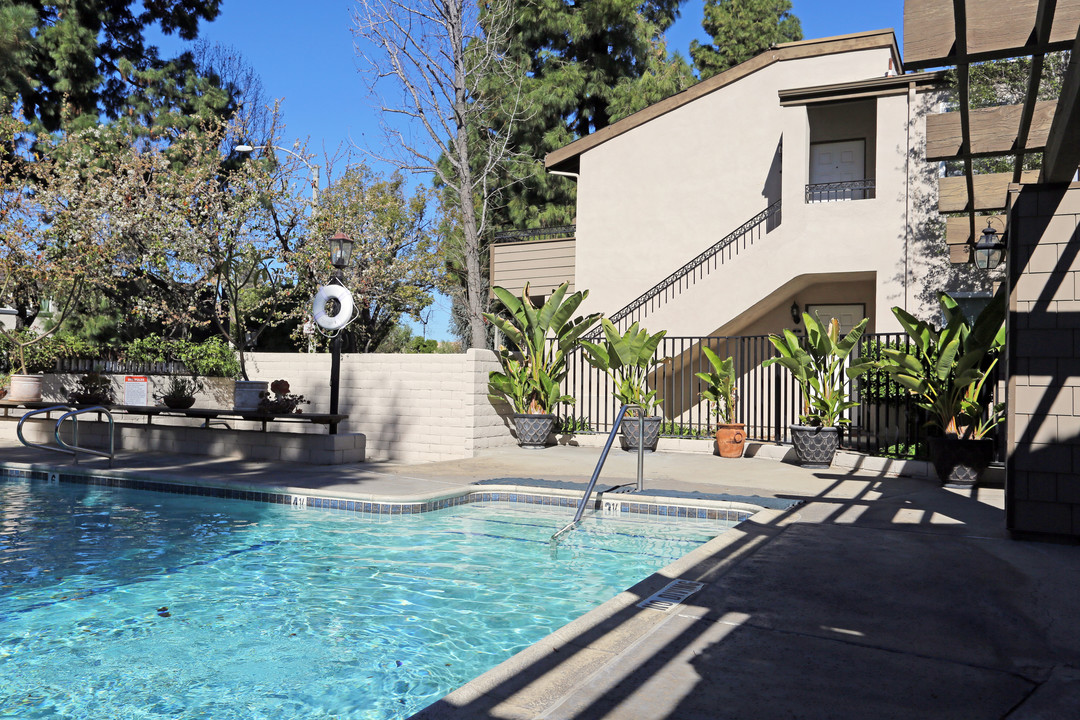 Park Meadows Apartments in Anaheim, CA - Foto de edificio