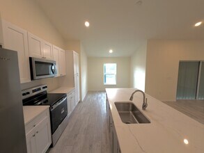 2620 NW 8th Pl in Cape Coral, FL - Building Photo - Building Photo