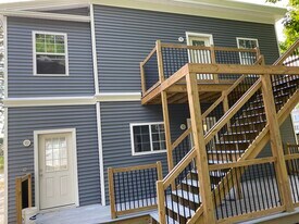 321 Turner St, Unit upstairs unit in Auburn, ME - Building Photo