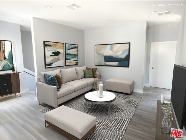 1923 Holly Dr in Los Angeles, CA - Building Photo - Building Photo