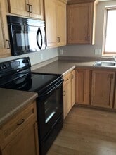 146 Erin Ct, Unit #B in Nicollet, MN - Building Photo - Building Photo