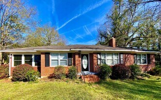 3870 Hog Mountain Rd in Watkinsville, GA - Building Photo