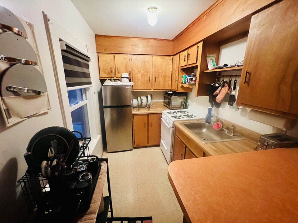 26 Pleasant St, Unit Apt #4 in Great Barrington, MA - Foto de edificio