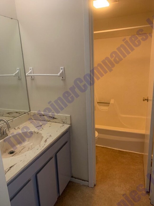 property at 1911 Melrose Dr