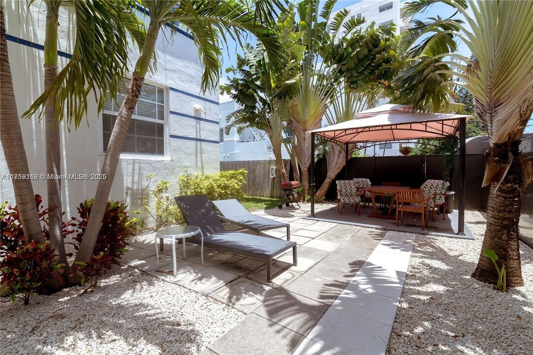 1241 13th St in Miami Beach, FL - Building Photo