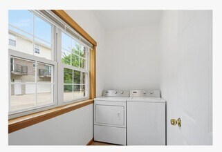 906 Buchanan Ave, Unit B in Charleston, IL - Foto de edificio - Building Photo