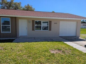 3015 Sabal Palm Dr in Edgewater, FL - Building Photo - Building Photo