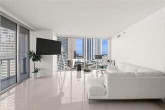 465 Brickell Ave in Miami, FL - Foto de edificio - Building Photo