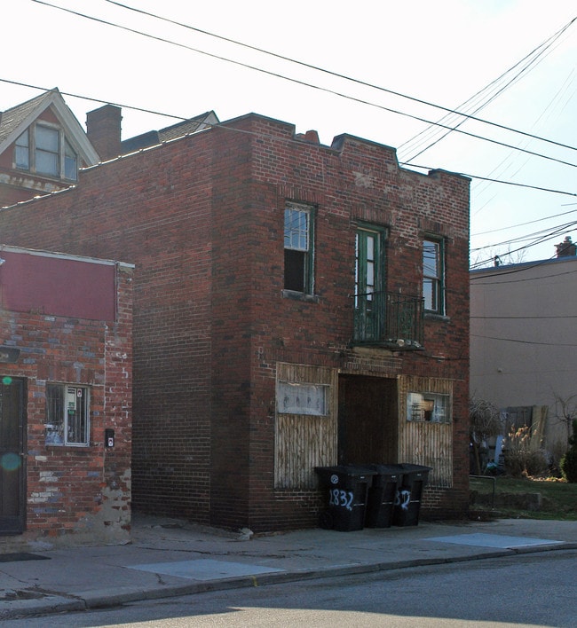 2830 Stanton Ave in Cincinnati, OH - Building Photo - Building Photo