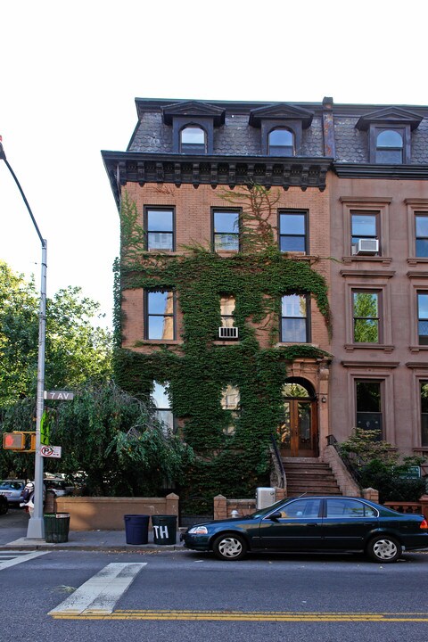 37 7th Ave in Brooklyn, NY - Building Photo