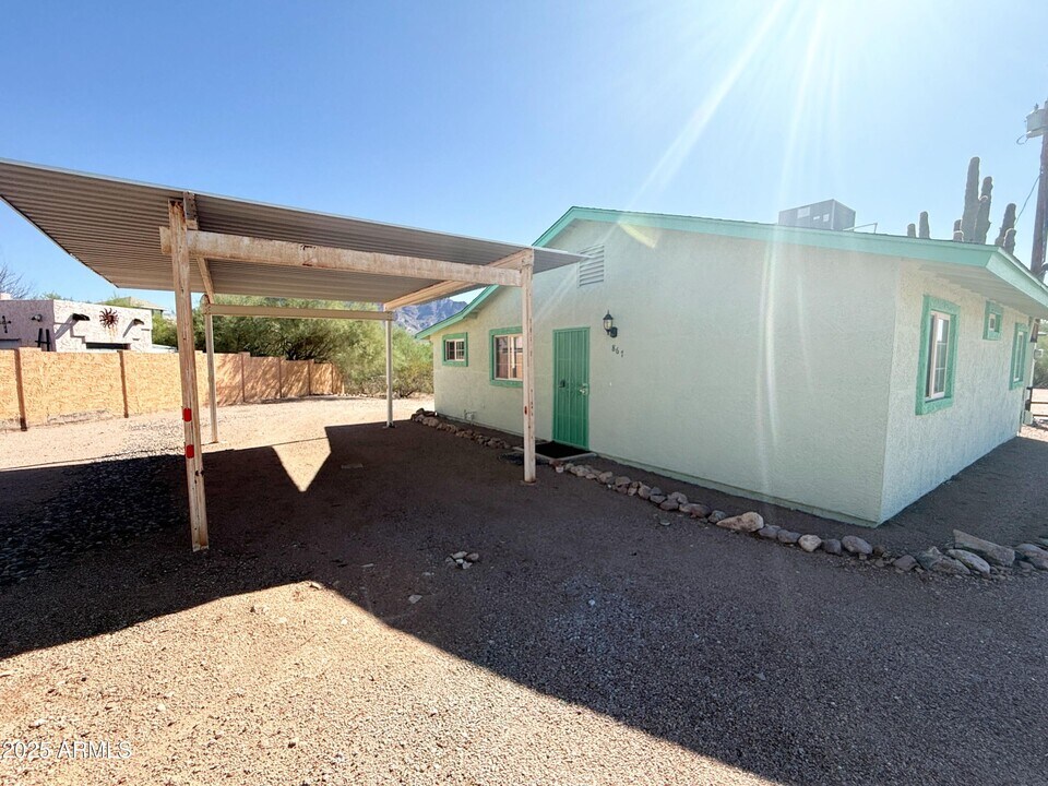 867 N Arroya Rd in Apache Junction, AZ - Building Photo