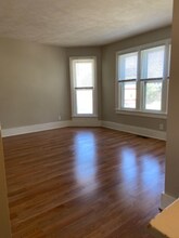 108 Carrier St NE in Grand Rapids, MI - Building Photo - Building Photo