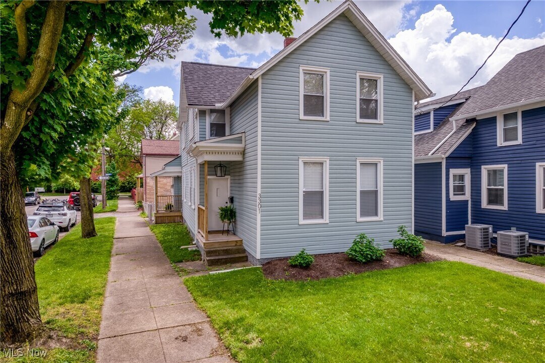 3301 Hancock Ave in Cleveland, OH - Building Photo