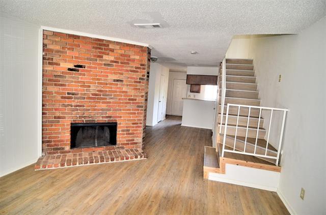 9419 Olde Towne Row in Dallas, TX - Building Photo - Building Photo