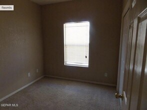 4212 Titanic Ave in El Paso, TX - Building Photo - Building Photo