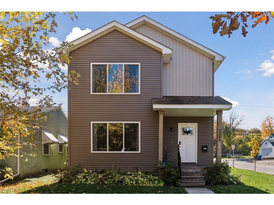 2084 Reaney Ave E in St. Paul, MN - Building Photo