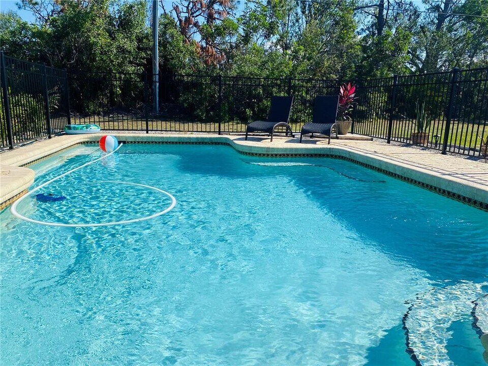 7234 Maguire Ln in Englewood, FL - Building Photo