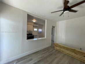 126 NE 19th Ave in Pompano Beach, FL - Building Photo - Building Photo