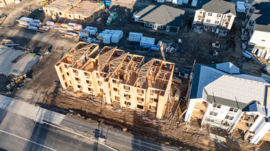 Dry Canyon in Redmond, OR - Foto de edificio - Building Photo