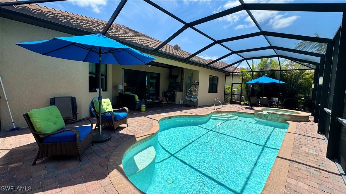 28026 Wicklow Ct in Bonita Springs, FL - Foto de edificio